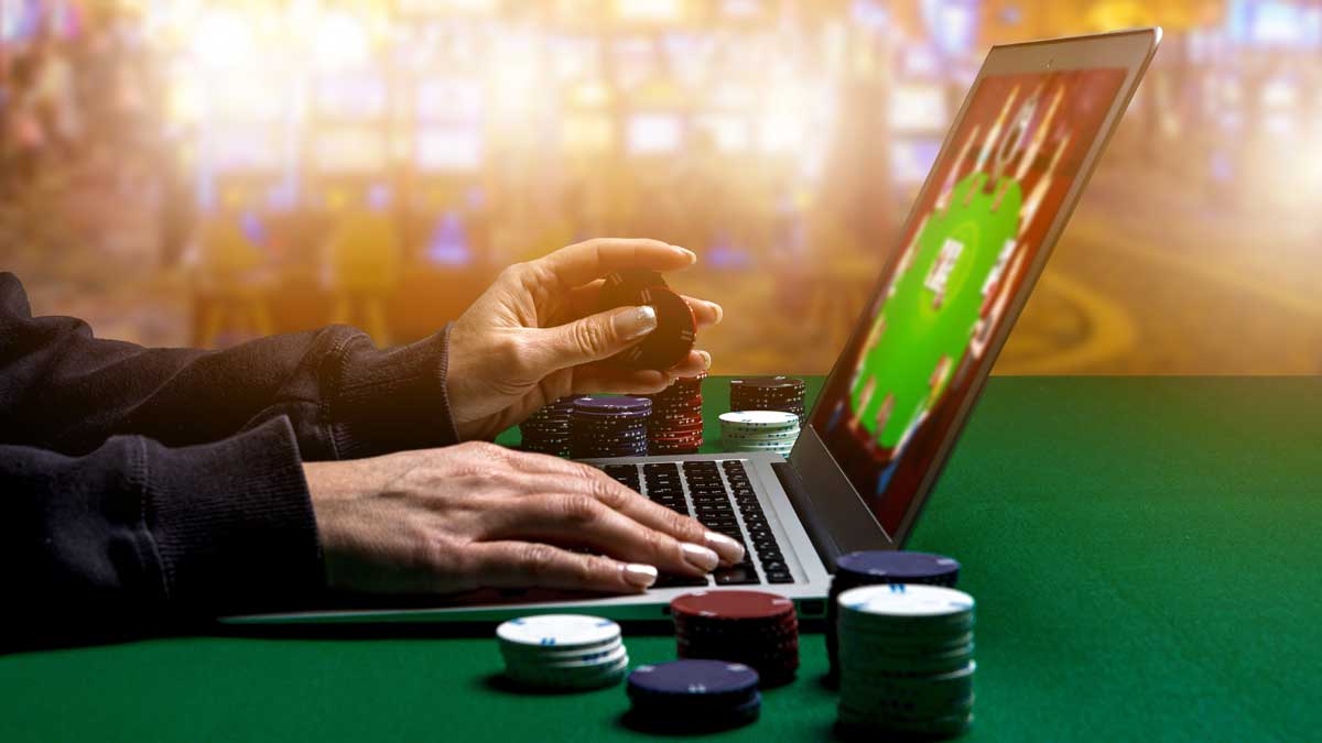 Phân tích dữ liệu và AI để chơi poker online