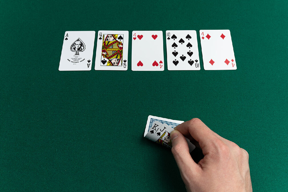 Quy tắc và Luật chơi Poker Texas Hold'em