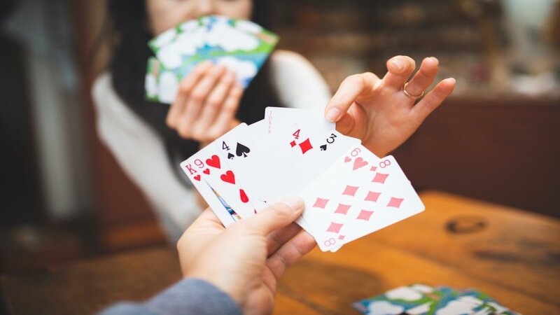 Choi poker tai nha