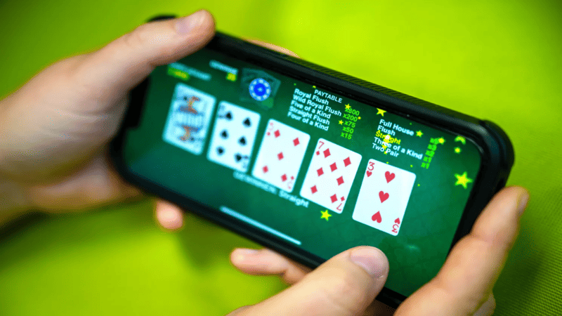 Làm sao để chơi poker trực tuyến hiệu quả và tránh mất tiền oan_1