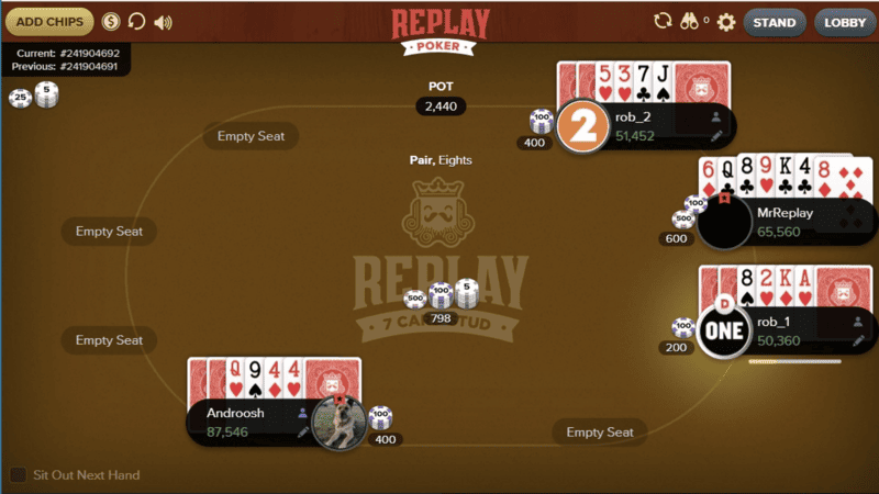 Người mới nên bắt đầu với Poker 7 lá hay Texas Hold’em 2