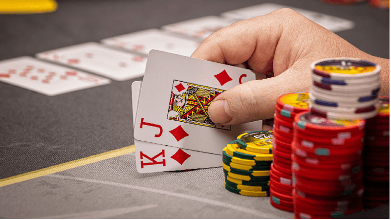 Chiến lược thắng poker cơ bản nhất là gì