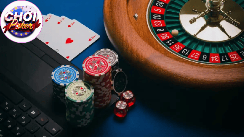 Poker ăn tiền online: nên chơi cash games hay giải đấu?